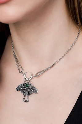 Restyle Gothic Goth Nugoth Pagan Wicca Witchy Halskette Luna Moth Choker