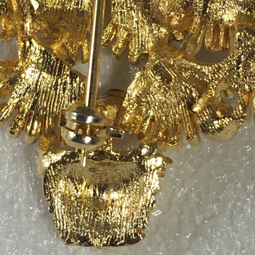 VTG Christmas Tree Brooch Gold Tone Sparkling Pin Unsigned 2 1/4” Tall Jewelry - Picture 11 of 14