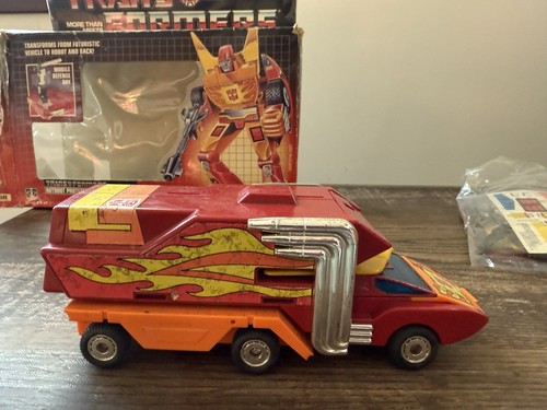 Rodimus Prime G1 1986 Complete Box Rubber Tires /Metal Feet New Sticker Sheet ! - Picture 4 of 15