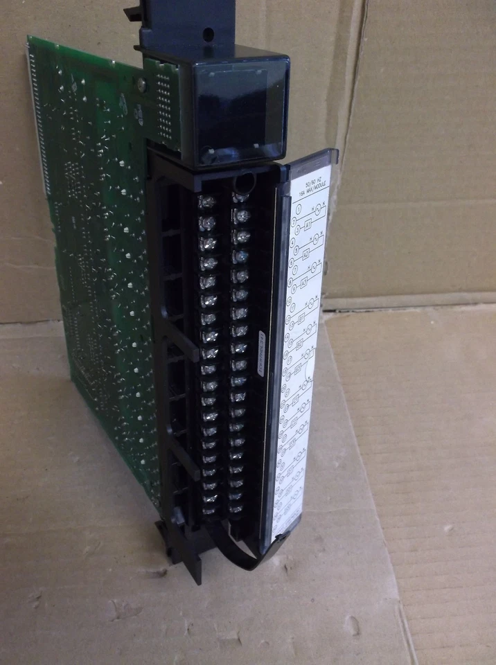 Carte Module De Sortie Isolée À 12 Points GE FANUC Série 90/70 PLC IC697MDL341 - Photo 3/4