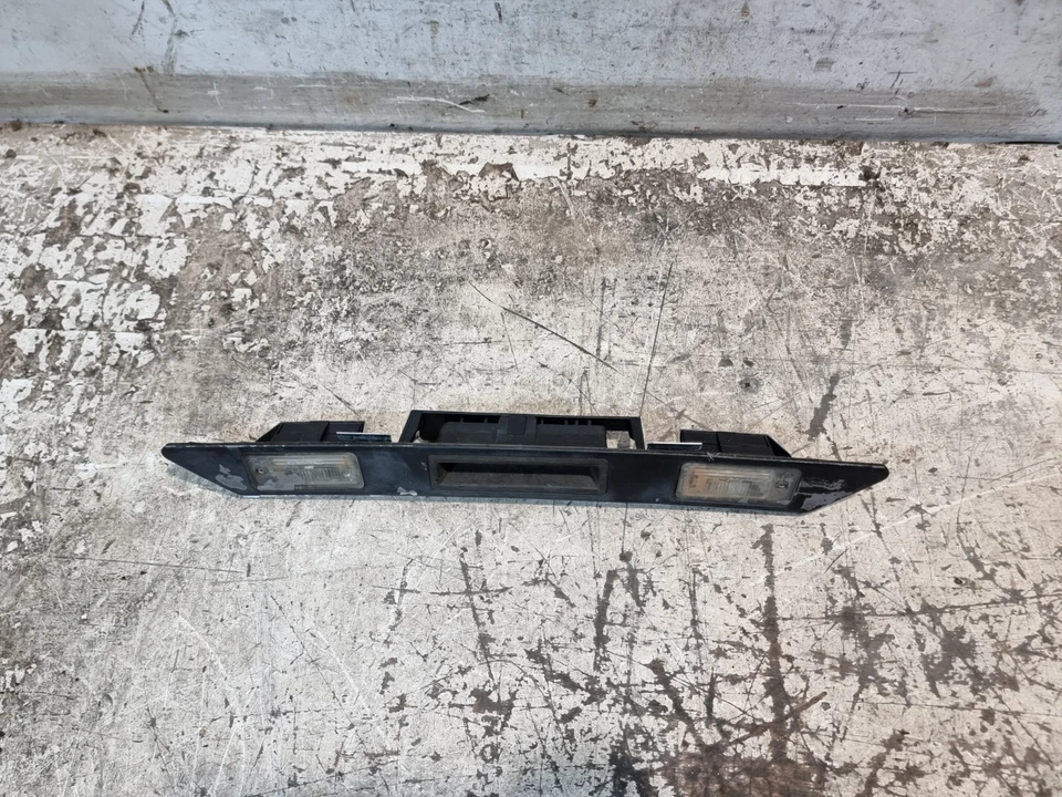 Luz matrícula puerta trasera 5 puertas Estate 2004 8E0827657E manija maletero Audi A4 B7 Foto 2 de 4