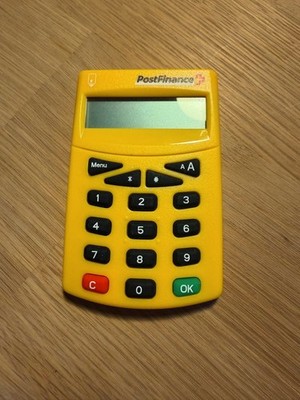 PostFinance TAN Generator Vasco DIGIPASS 831 Schweiz Gelb