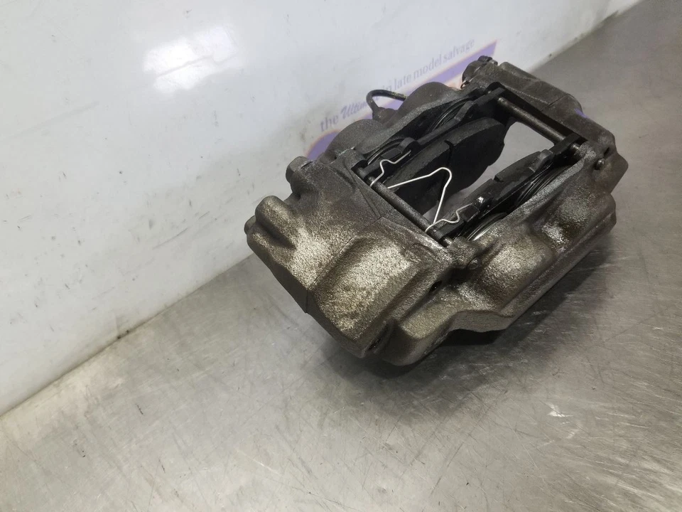 16 2016 TOYOTA 4 RUNNER SR5 PREMIUM FRONT BRAKE CALIPER RIGHT PASSENGER - Image 3 of 4