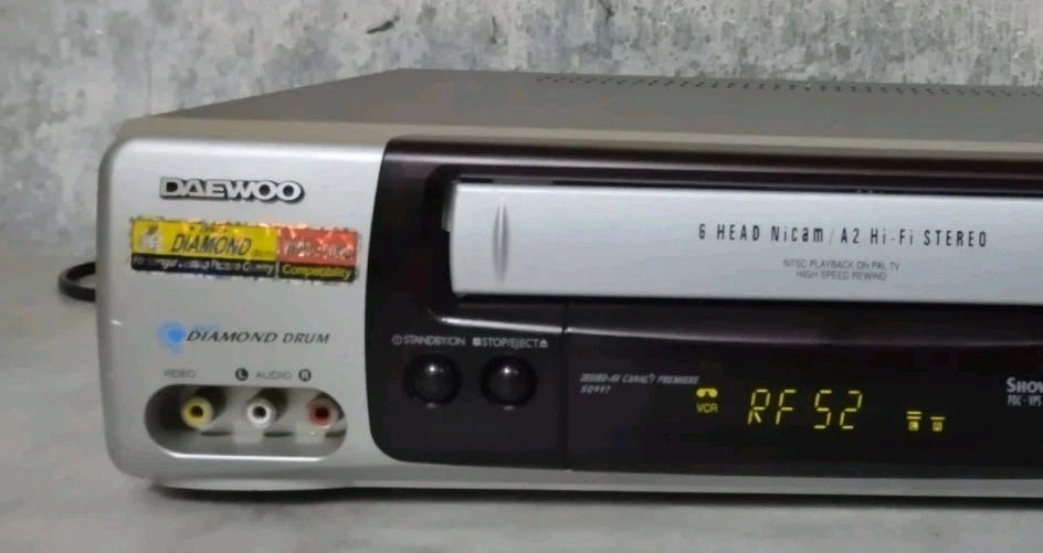 DAEWOO SQ-997 VIDEOREGISTRATORE VHS 6 TESTINE STEREO CON TELECOMANDO Foto 3 de 4