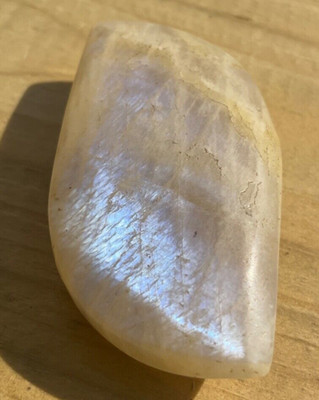 Weißer Mondstein Freiform Naturkristall Feldspat Palme Stein Edelstein