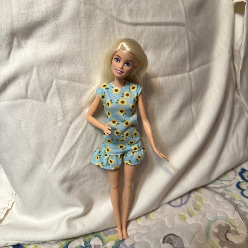 Mattel Barbie Fashionistas 2013 Doll With Sunflower Dress Articulated