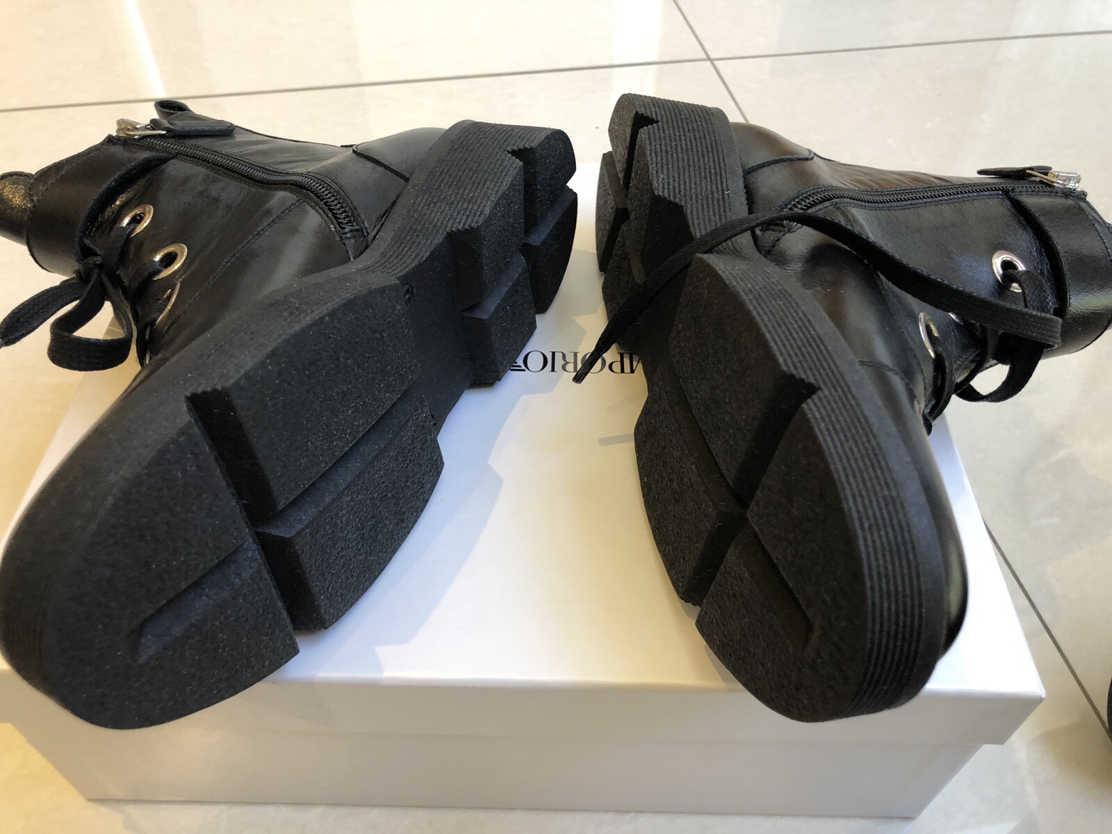 Armani Girls Leather Boots Size 33 Black New RRP £270.00 image 3
