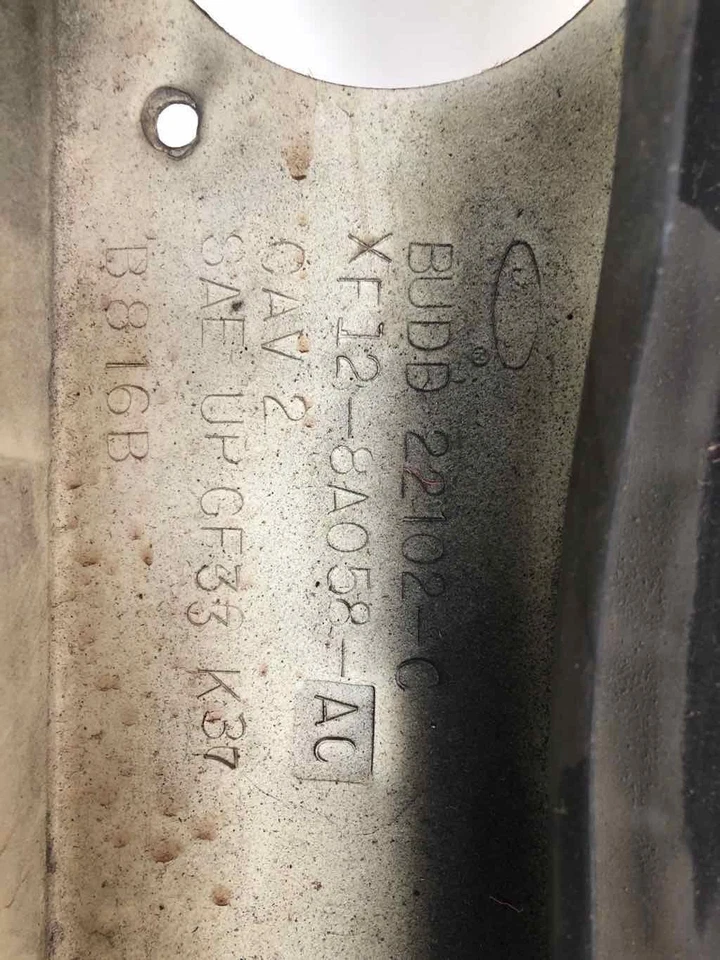 Soporte de radiador Ford Taurus 1996-1999 con montaje de cubierta de ventilador OEM Foto 3 de 4