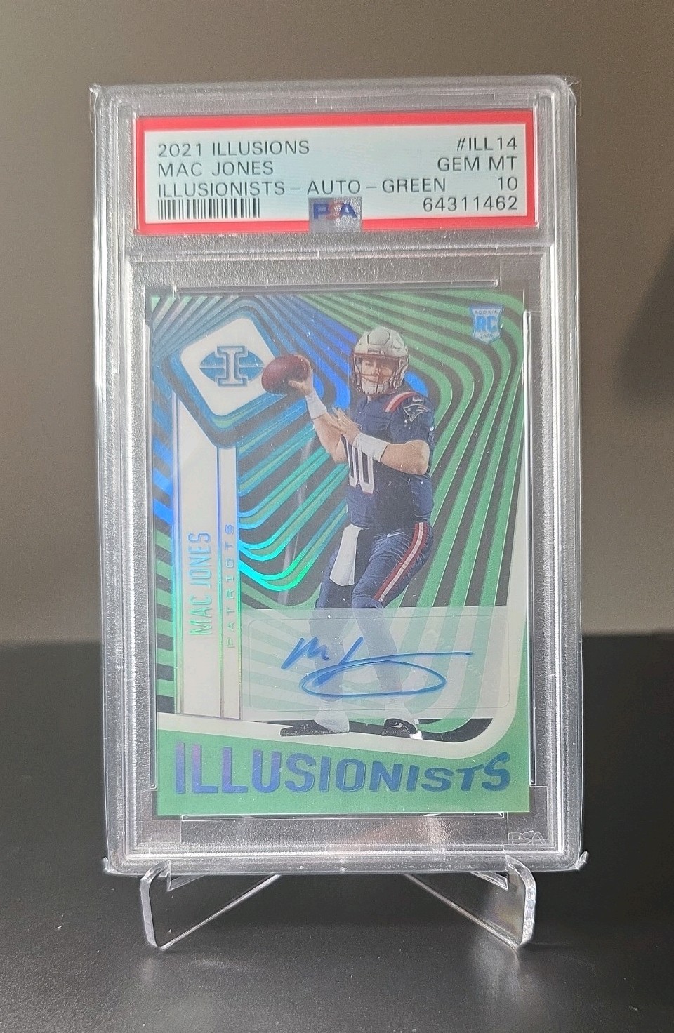 Mac Jones Panini Illusions Illusionists #ILL14 Autograph-Green