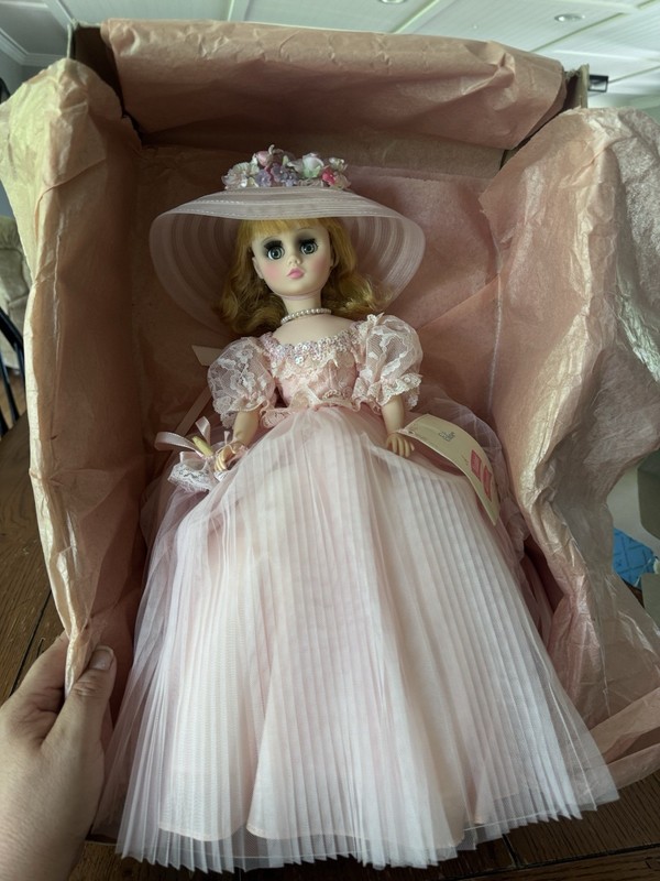 Madame Alexander Doll Company Elise 1655 Vintage 18”