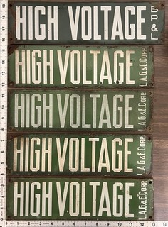 Insegne vintage in metallo smaltato (5) Alta tensione L.A.G.&E. e uno BP&L