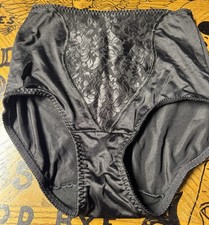 VINTAGE BALI SECOND SKIN  PANTY  SIZE MEDIUM. BLACK