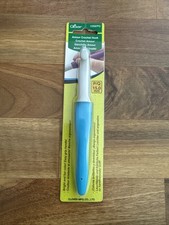 Clover Needlecraft Amour Crochet Hook Size 1059 PQ 15mm Blue White