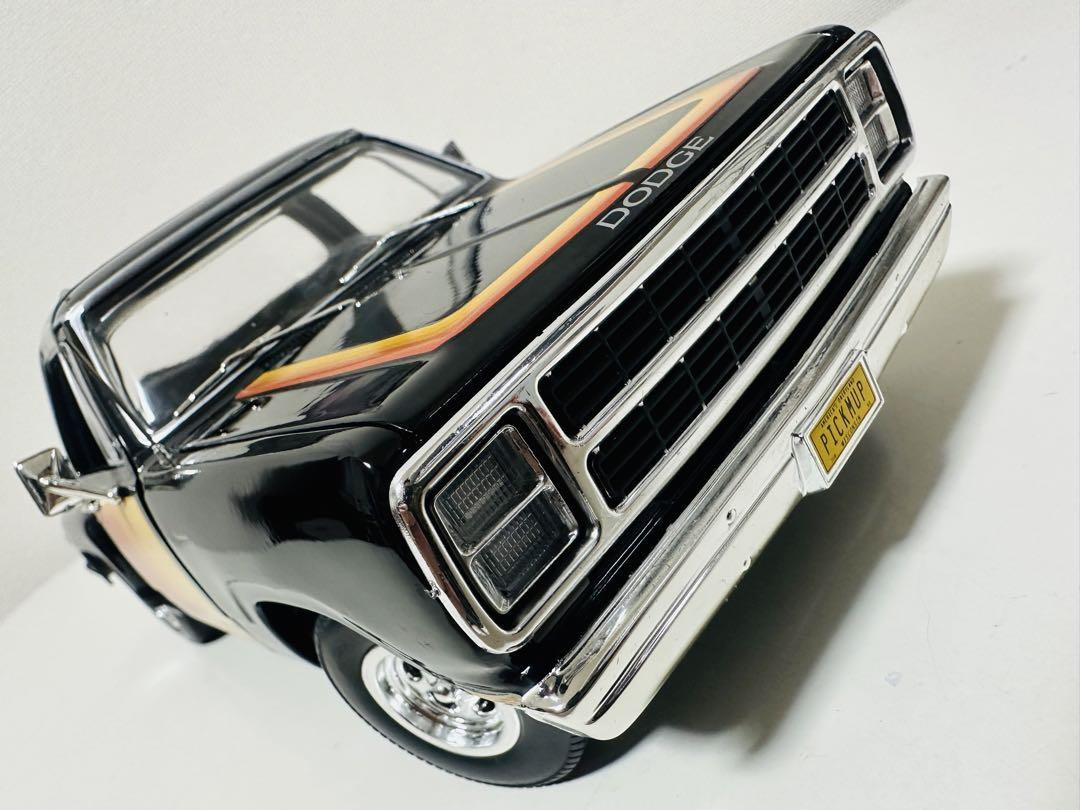 AW/'80 Dodgeダッジ D150 PickUpピックアップ 1/18 Amazon.com: Auto World 1980 Dodge Pickup Step Side 1:18