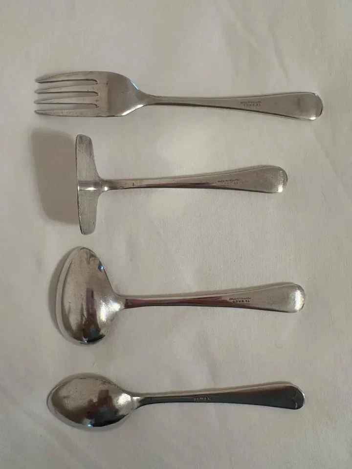 Juego de cubiertos para bebé vintage plateados - cubiertos de 4 piezas en estuche original Foto 3 de 4