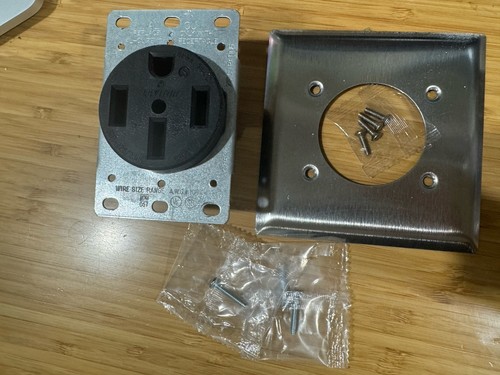 Leviton NEMA 14-50 60A Steckdose mit Deckel