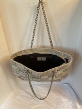 Alma Tonutti Cesta Tejido H 12” W 12” D 4” Plateado Bronceado Cierre de Cremallera 2 Bolsillos