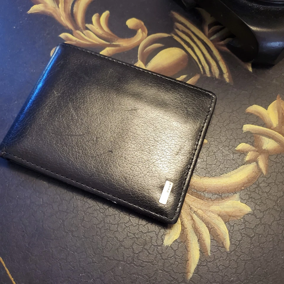 DKNY 男式钱包双折真皮黑色设计师全新无盒柔软黄油 — 第 2/4 张图片