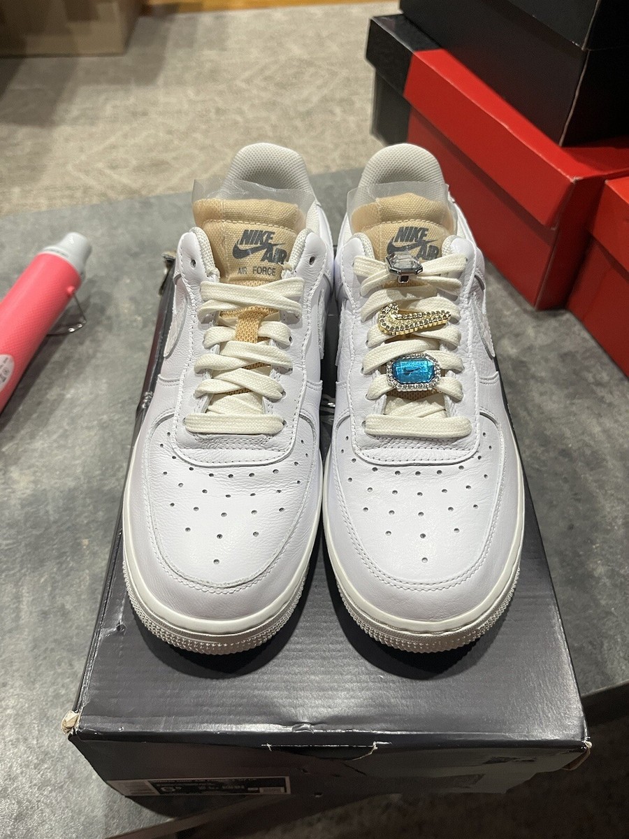 靴 Nike WMNS Air Force 1 Low '07 LX Bling 人気話題！Nike Wmns Air Force 1 Low '07 LX Bling (Nike
