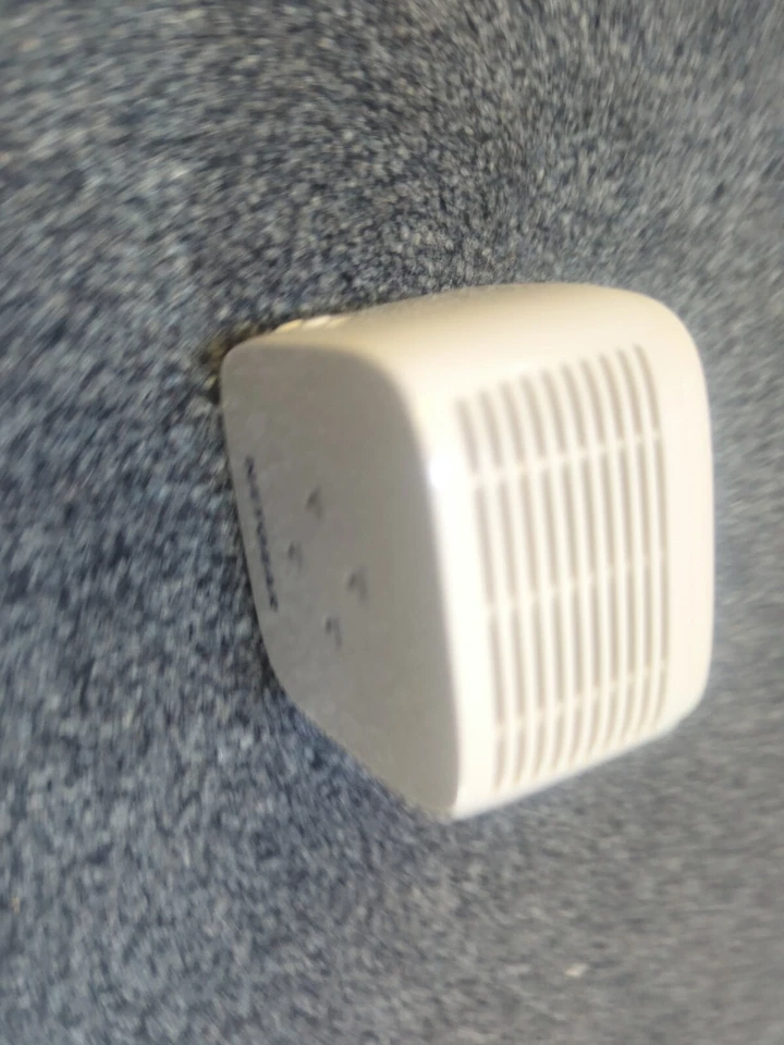 Netgear EX6110 Wi-FI Internet AC1200 Range Extender - Image 3 of 4