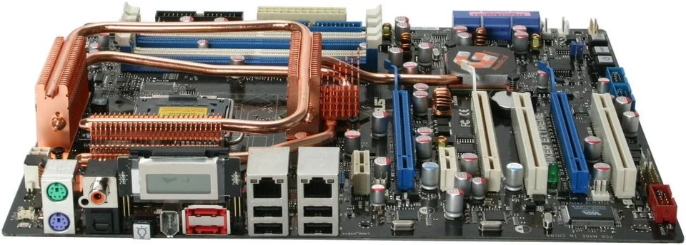 SCHEDA MADRE SOCKET 775 ASUS STRIKER EXTREME + CPU QUAD CORE Q8200 + 8  GB RAM - Immagine 2 di 3