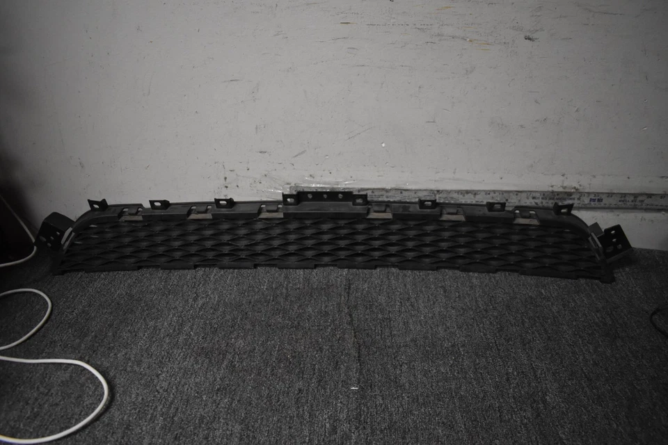 Infiniti QX50 2019 parrilla inferior delantera OEM de fábrica Foto 4 de 4