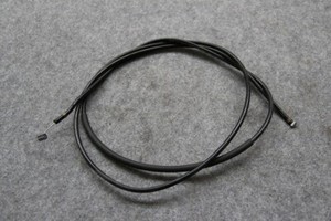 Audi TT 8S Klappenschlosszug 8S1823535B Schlosszug vorne Motorhaube Bowdenzug