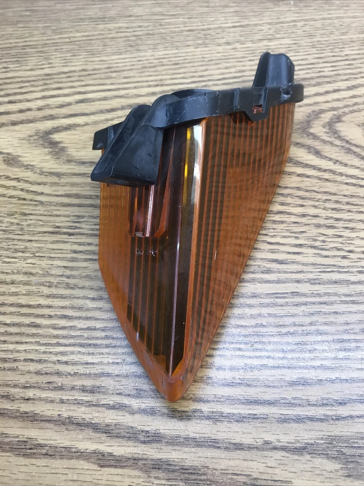 HONDA VFR800 INTERCEPTOR 2002-2005 INTERMITENTE DELANTERO DERECHO PARTE # 33410-MCW-A01 Foto 4 de 4