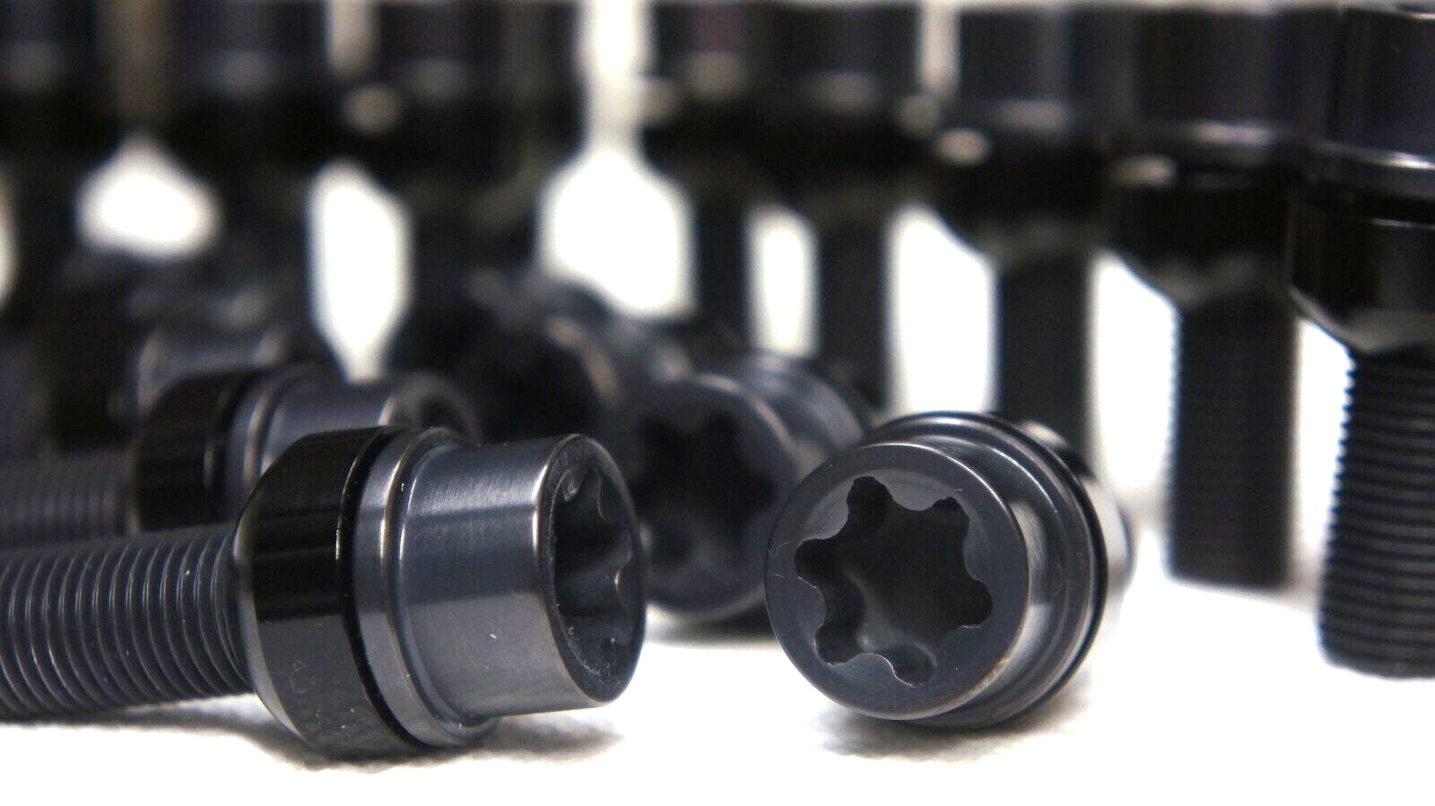 20x Torx 70 Black Titanium Wheel Lug Bolt 14x1.5 R13 Audi R8 RS VW Bentley