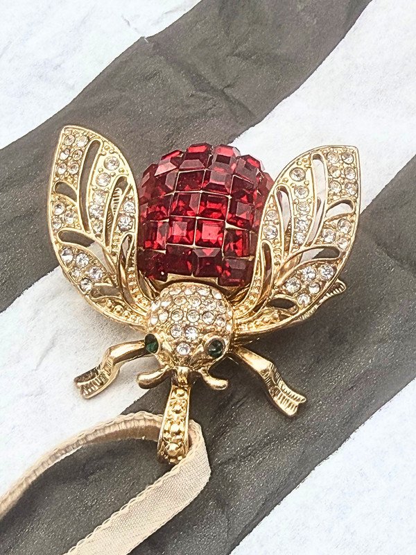 JOANNA BUCHANAN Rhinestone Christmas Ornament SPARKLE BEE RED GOLD 2017 Pendant