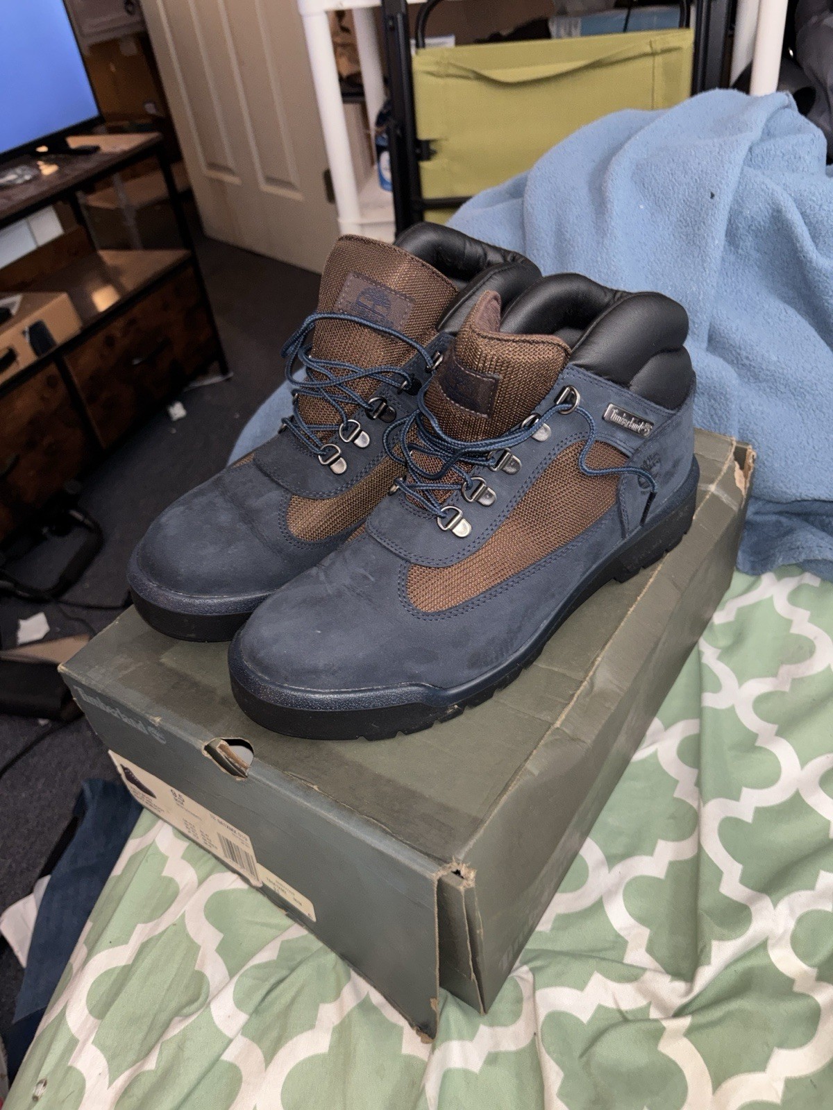 NIB Timberland Field Navy & Chocolate Boots