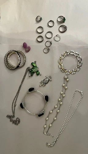 Costume Jewelry Lot of 19 Pieces Rings Bracelets Necklaces Earrings Some Vintage