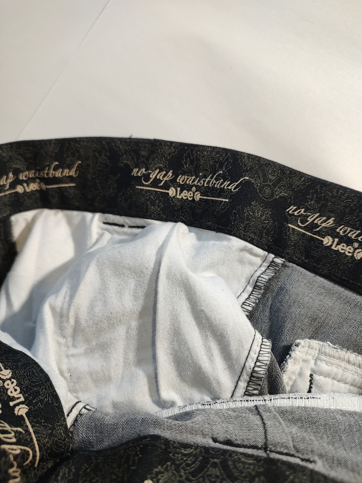 Woman's Black Denim Jeans No Gap Waistband Slacks  Size 10 Petite image 4