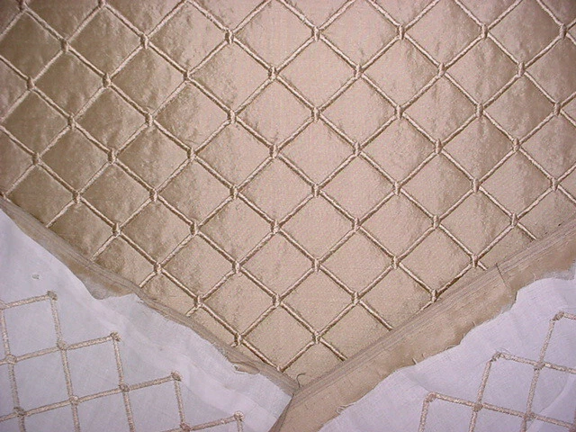 Tela de tapicería matelasse de celosía de seda dorada latón metálico Kravet 25865 2-1/4 años Foto 4 de 4