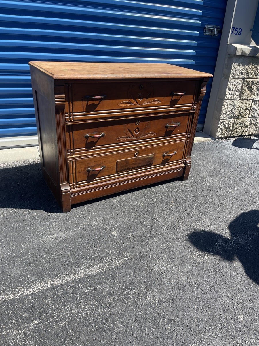 Vintage chest of drawers dove tail 3 carved flower Eastlake 41”x19