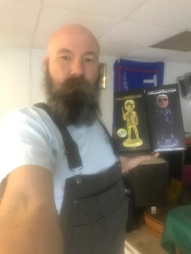 Gold Trumpinator Bobblehead SOLD OUT(Limited Run of 2024 Units) - Picture 4 of 6