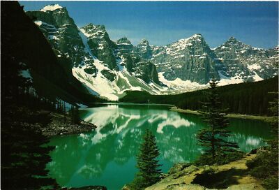 Vintage Postcard 4x6- MORAINE LAKE, BANFF NATIONAL PARK, ALBERTA, CANADA