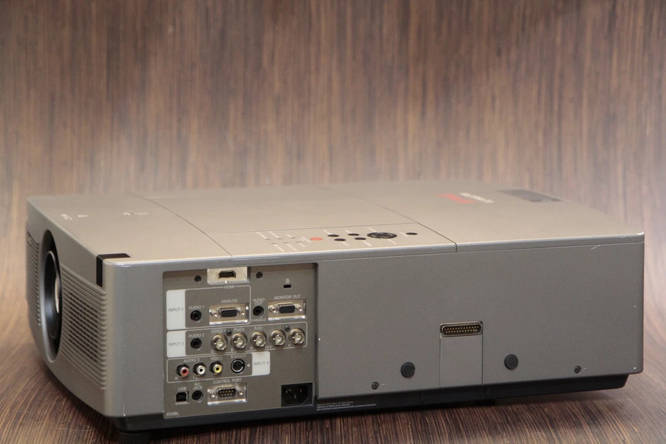 Eiki LC-WGC500 PLC-WTC500 5000 Lumen WXGA HD LCD projector - Super low use! - Image 2 of 4