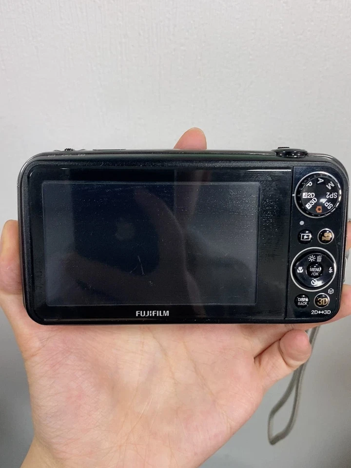 Fujifilm Finepix W3 Real 3D Compact Digital Camera Twin CCD Tested Working - Image 3 of 4