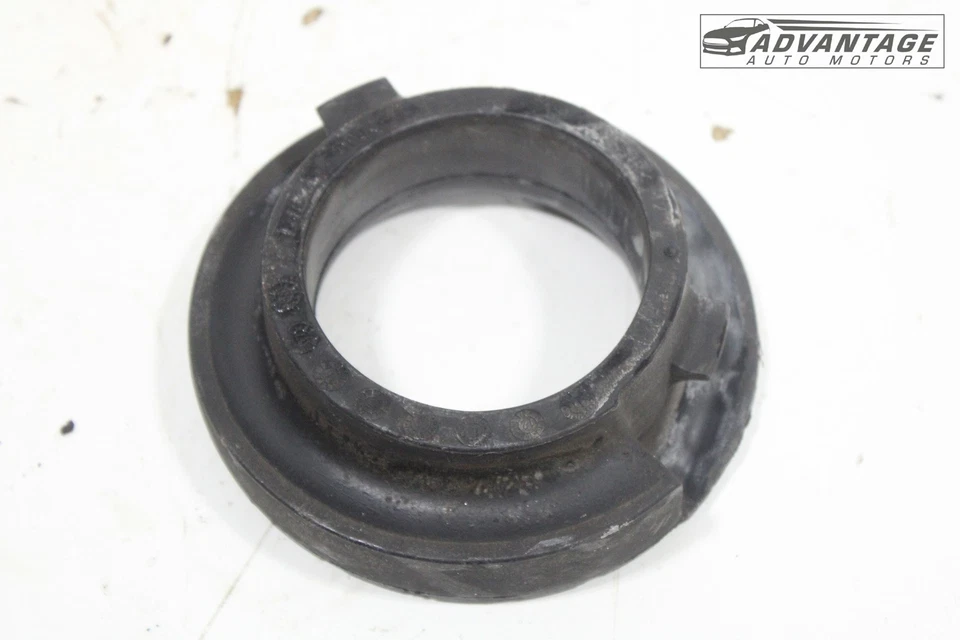 Ford Mustang 2015-2025 suspensión trasera muelle helicoidal asiento aislante superior OEM Foto 3 de 4