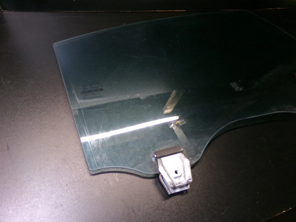 Rear Right Door Window Glass 43R-001026 05-11 Mercedes Benz W219 CLS500 CLS550 - Image 2 of 4