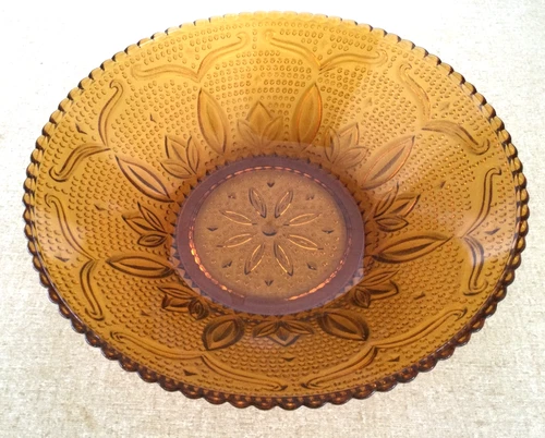 Vintage Federal Glass Depression Era Heritage Pattern Serving Bowl, 10.5" x 3"