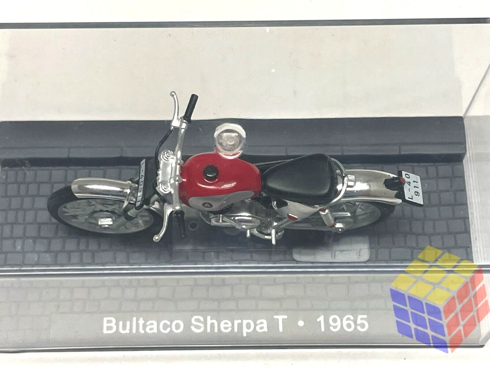 Moto clásica Bultaco Sherpa T • Año 1965 • (Escala 1/24) Ixo, Altaya, Rojo - Imagen 4 de 4