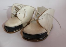 Chaussures en cuir ancienne blanche et noir pour poupée 1950’s