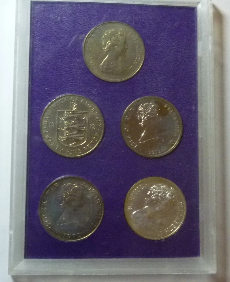 1972 BERMUDA SILVER $1 + 4 COMMONWEALTH UNC CROWNS SET (5) - 25 YR ROYAL WEDDING - Image 4 of 4