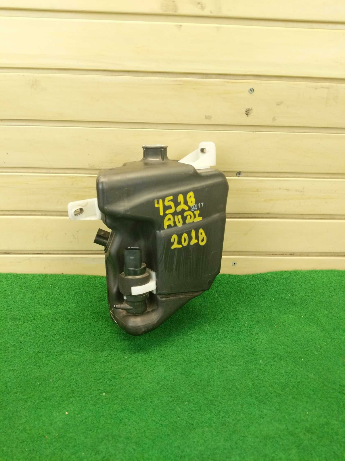 2017-2020 Audi R8 V10 OEM Washer Fluid Reservoir Tank.