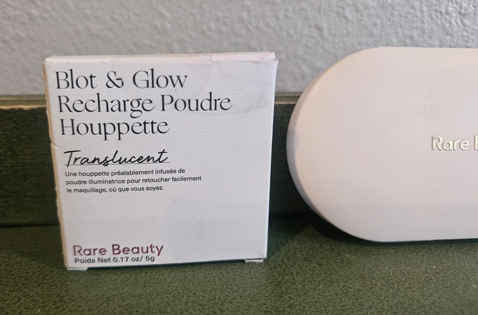 Kit de retoque de manchas y resplandor de belleza raro con nuevo soplo de polvo + reemplazos de papel Foto 2 de 4