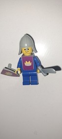 VINTAGE LEGO YELLOW CASTLE 6075 375 BLUE CROWN KNIGHT SQUIRE ARMSMAN MINIFIGURE