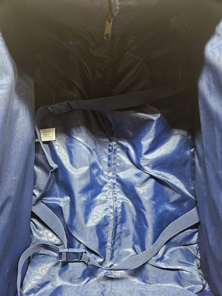 Red Bull Signature OGIO Wheeled Bag Luggage RARE carry On - Image 4 of 4