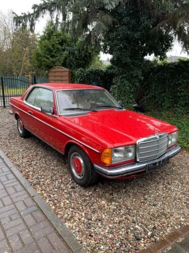 Mercedes-Benz W123 Automobile